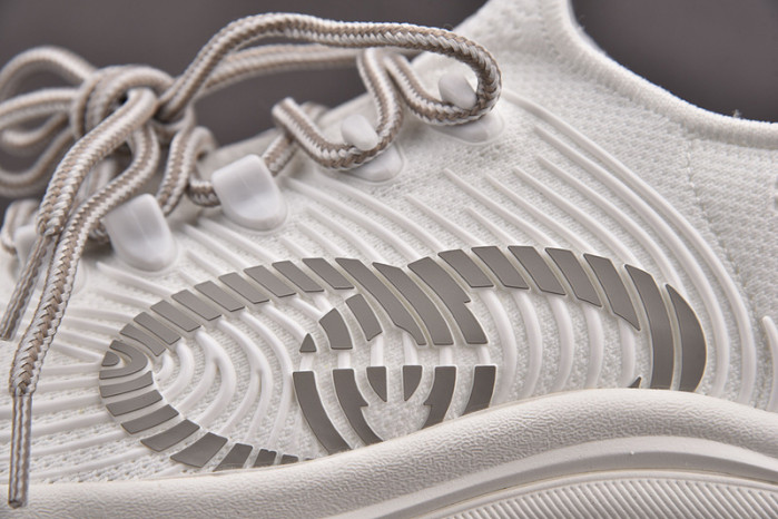 G*u*i* trainer sneaker82