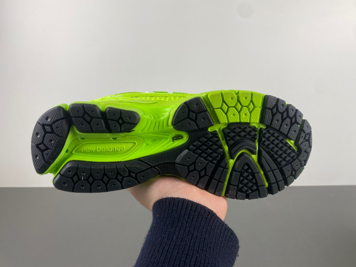 NEW BALANCE 1906R NB000052