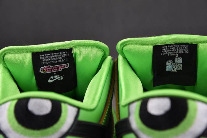 the powerpuff girls x dunk low pro sb qs 