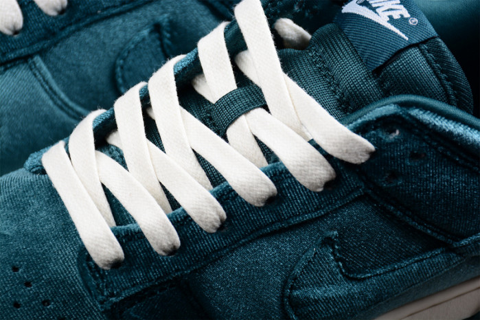 nike dunk low green velvet dz5224-300