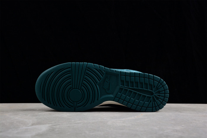 nike dunk low green velvet dz5224-300