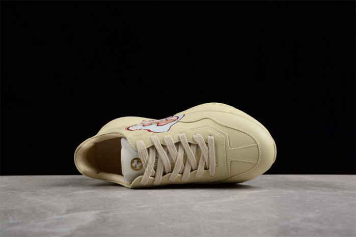 G*u*i* trainer sneaker89