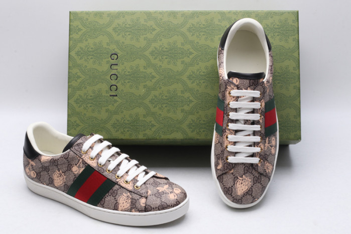 G*u*i* trainer sneaker91