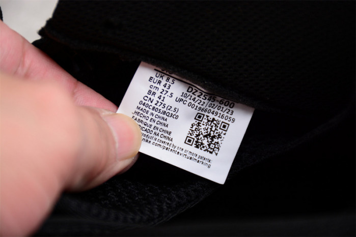 nike air foamposite one metallic red dz2545-600