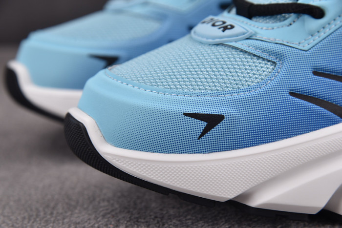 D1OR SNEAKERS B44 T0000-237