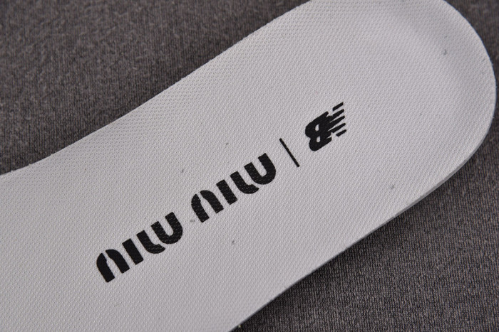 New Balance x MIU MIU NB530 NB000049