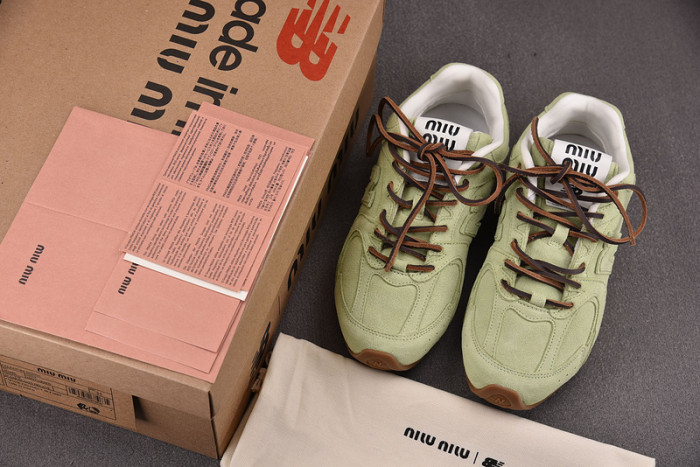 New Balance x MIU MIU NB530 NB000049