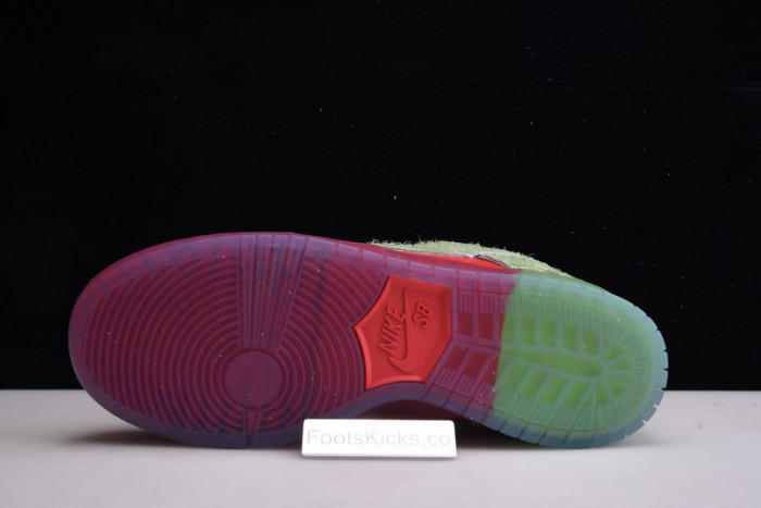 nike dunk low sb "strawberry cough" cw7093-601