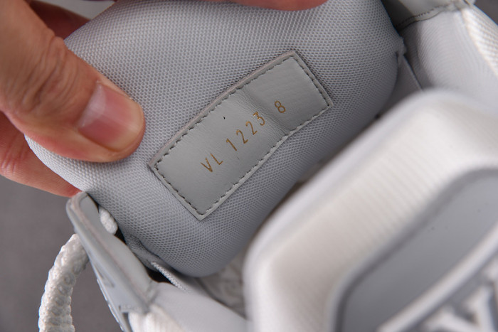 l&v snekaers l0000161