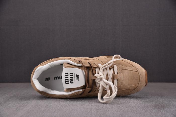 New Balance x MIU MIU NB530 NB000046
