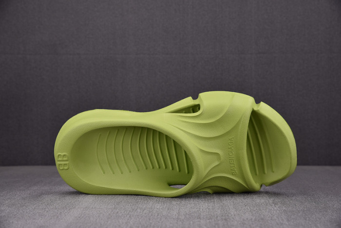 balenciag* sandal 20