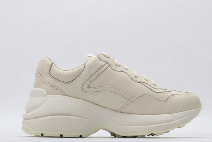 G*u*i* trainer sneaker26