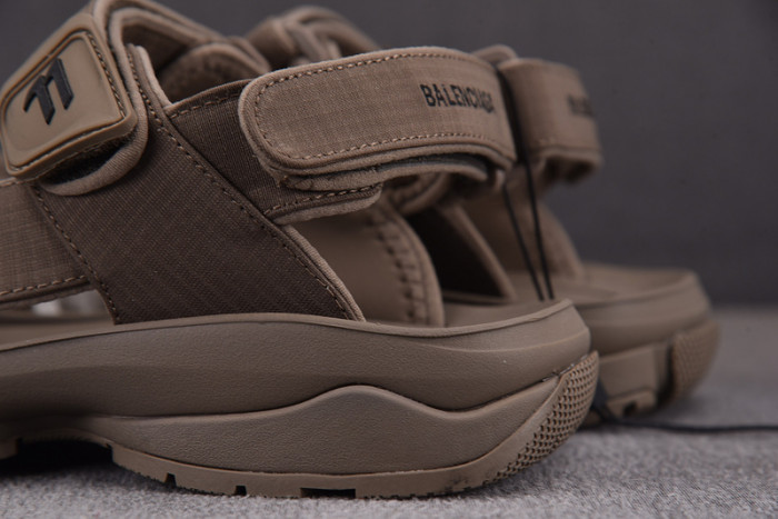 balenciag* sandal 45