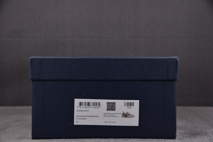 D1OR SNEAKERS B44 T0000-241